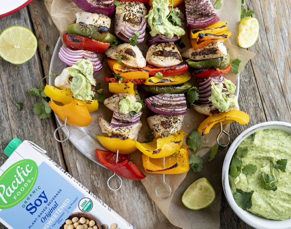 Pacific_Foods_Paleo Grilled Chicken and Vegetable Kabobs with Creamy Avocado Sauce_06100_Pacific Foods Organic Uns